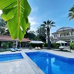 בית הארחה Sunyear Jacuzzi Winter