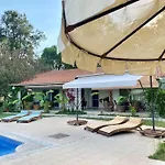 Sunyear Jacuzzi Winter בית הארחה