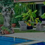 Sunyear Jacuzzi Winter בית הארחה
