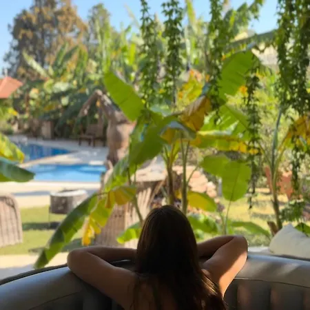 Sunyear Jacuzzi Winter Pensión Urla